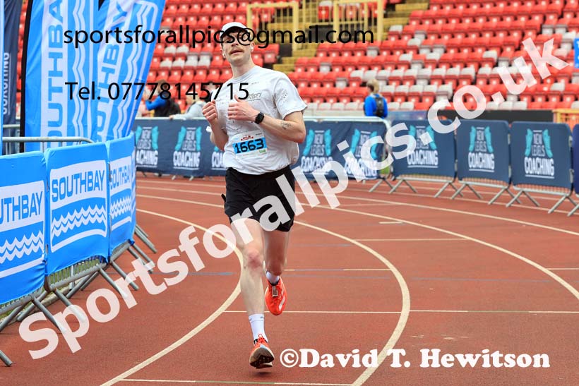 Gateshead Half Marathon, 2024 Gateshead Marathon, Half Marathon and 10k, Gateshead Stadium.  Photo: David T. Hewitson/Sports for All Pics